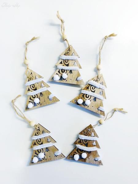 Holzanhänger Tannenbaum mit Pompons